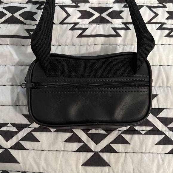 Love pain and stitches hand crafted fanny pack - Picture 3 of 4